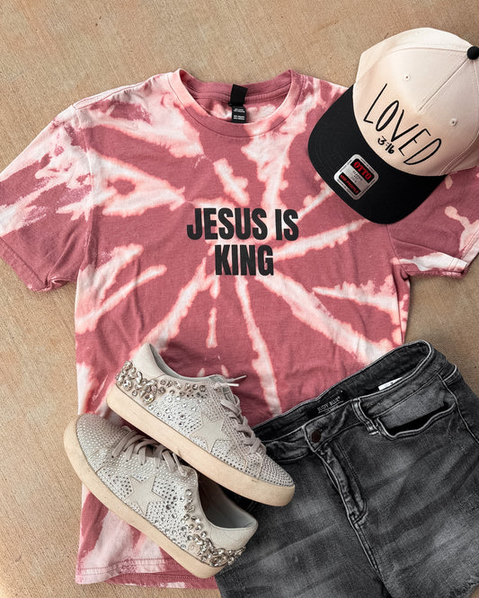 Jesus Is King Tee | Distress Wash